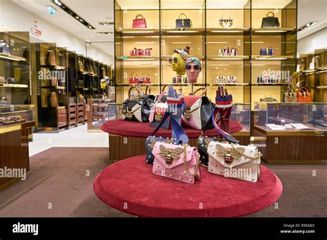 rome airport gucci store|gucci store in rome italy.